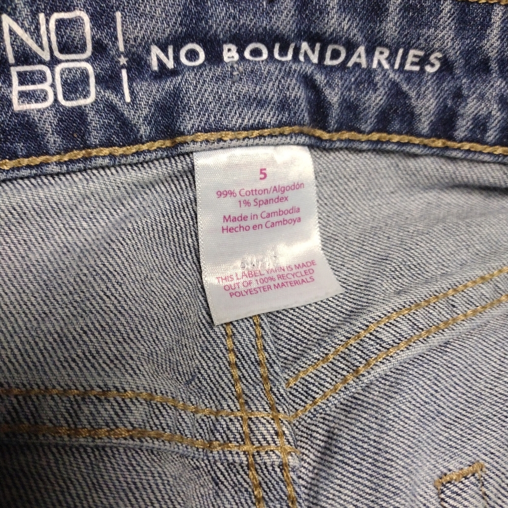 Jean Shorts - Picture 3 of 5